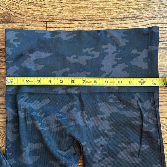 SPANX leggings - Picture 4 of 7